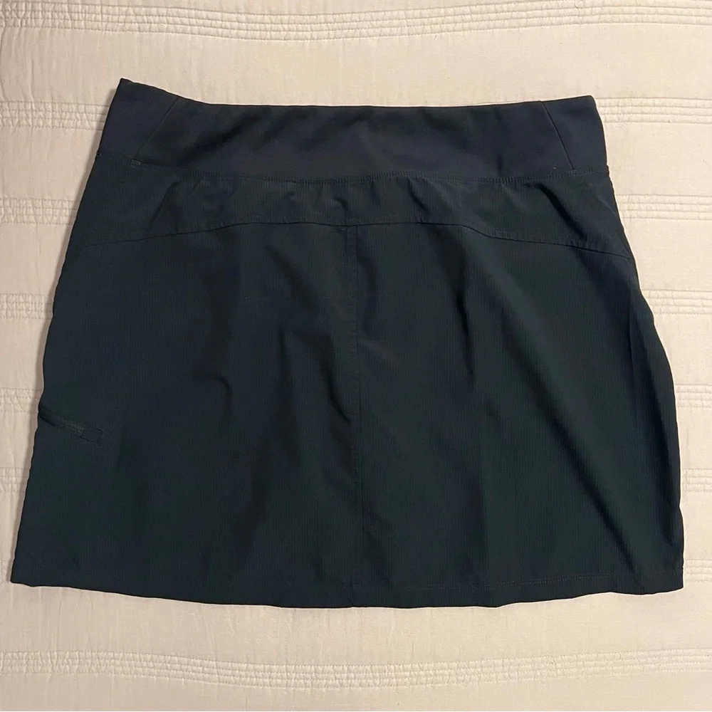 Orvis Black Skirt with built in Shorts with Pockets - Picture 6 of 6
